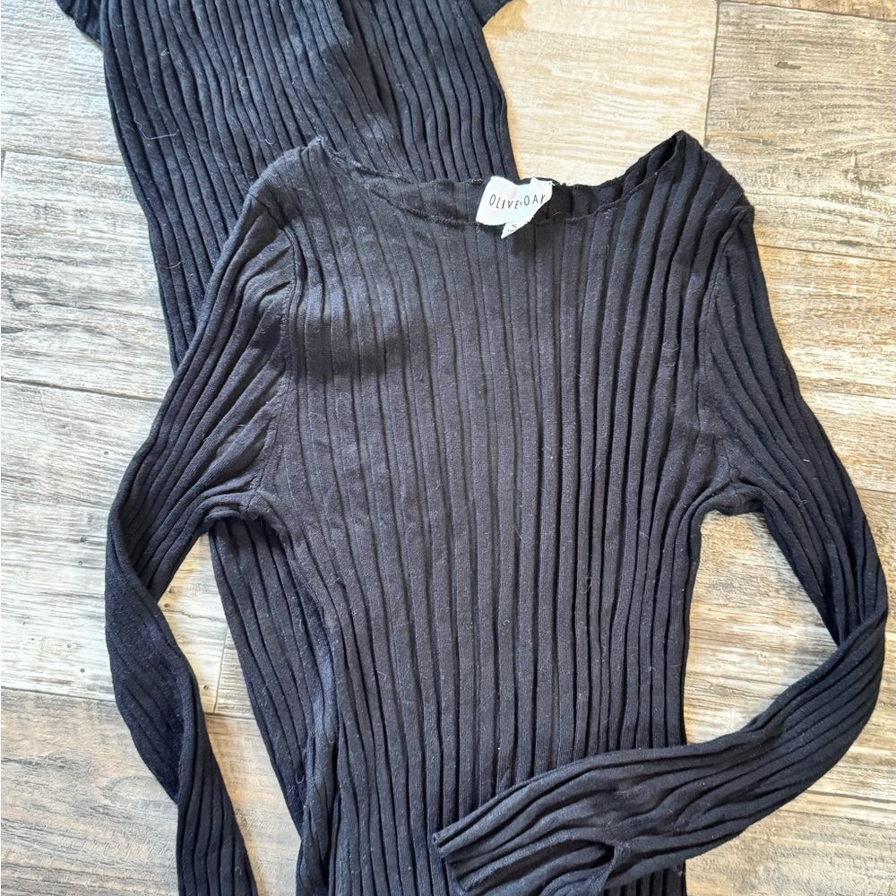 Olive & Oak Black Ribbed Knit Top
